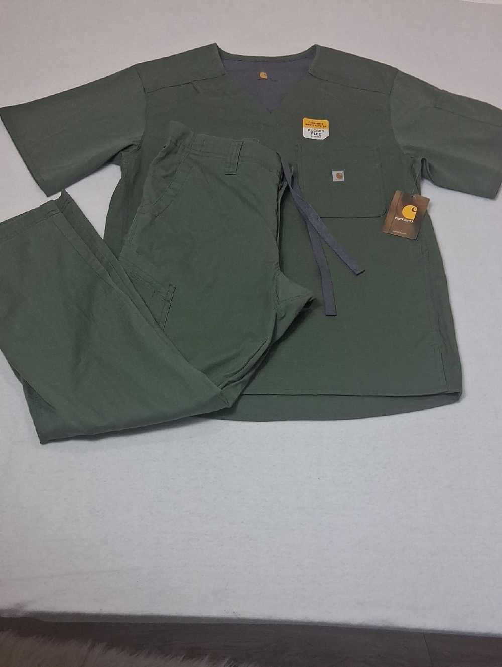 NWT Carhartt Men's Scrubs Set, Size Small, Olive, Rugged Flex Stretch Ripstop